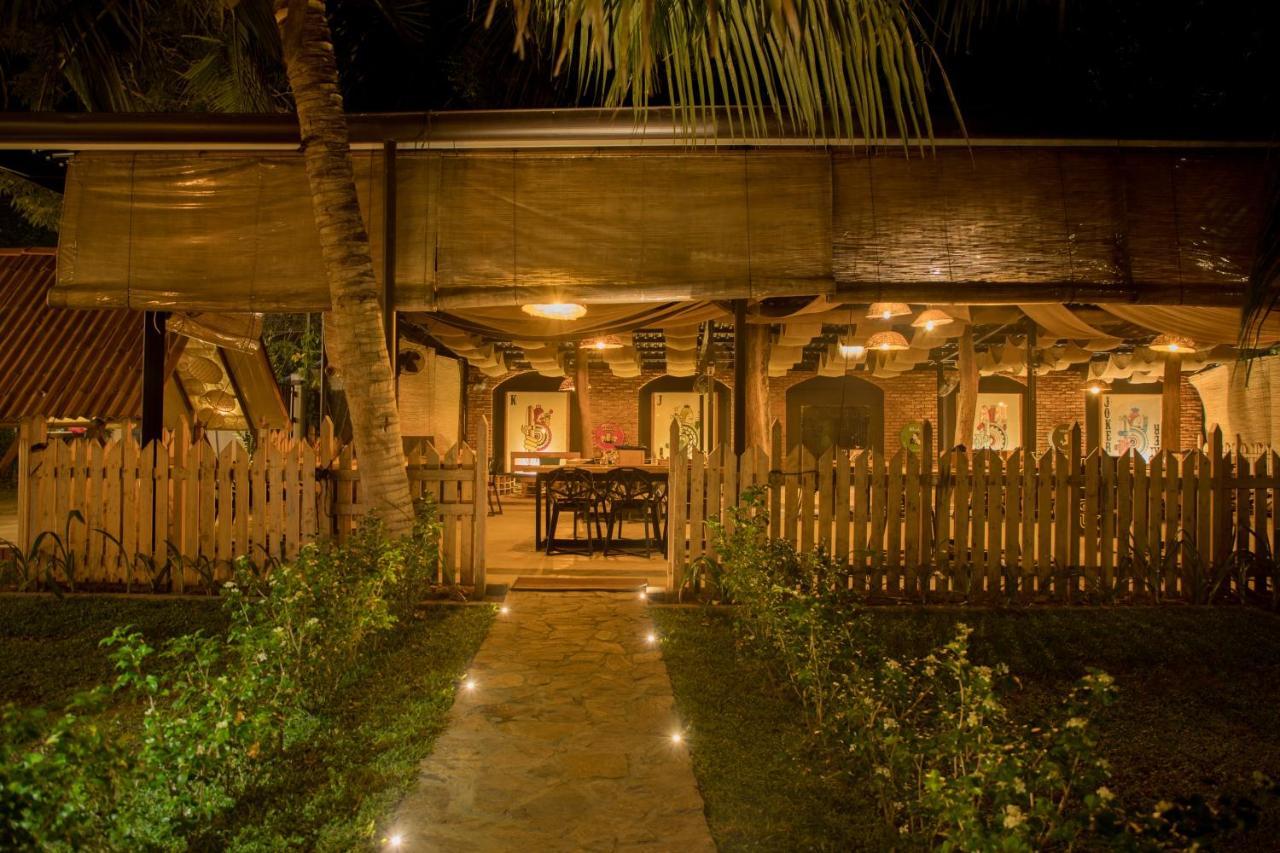 Tuk Tuk Boutique Hotel Negombo Esterno foto