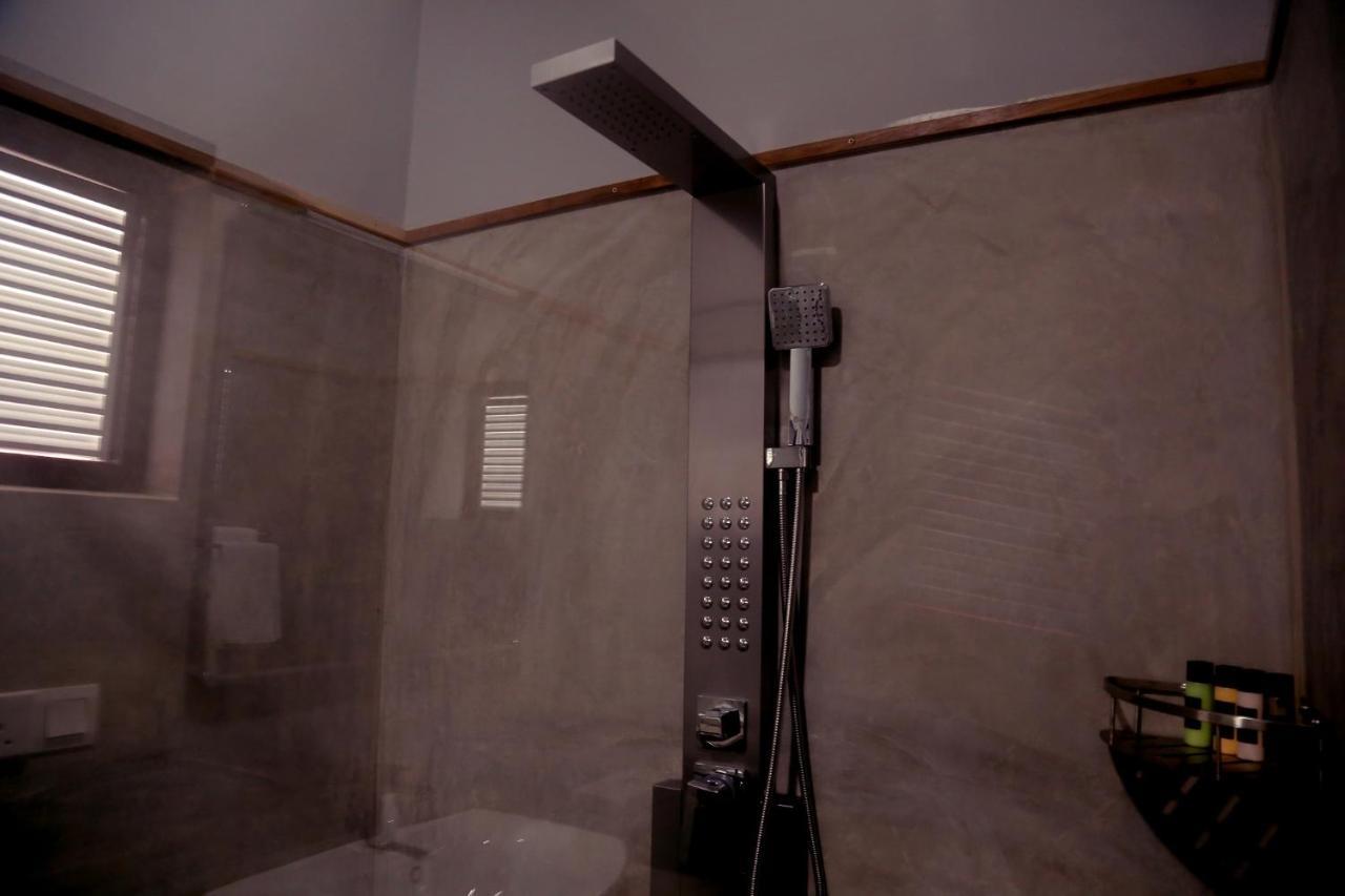 Tuk Tuk Boutique Hotel Negombo Esterno foto